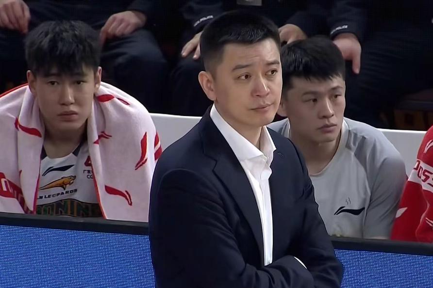 爱游戏-辽宁男篮4分惜败不敌山西，赵继伟15+6+7付豪11分，刘传兴11+7